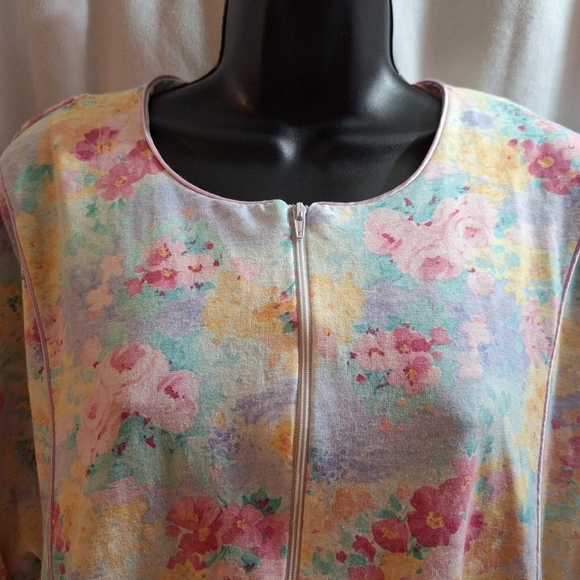 Amanda Stewart vintage nightgown robe /Muumuu floral size large has pockets. - Picture 5 of 7